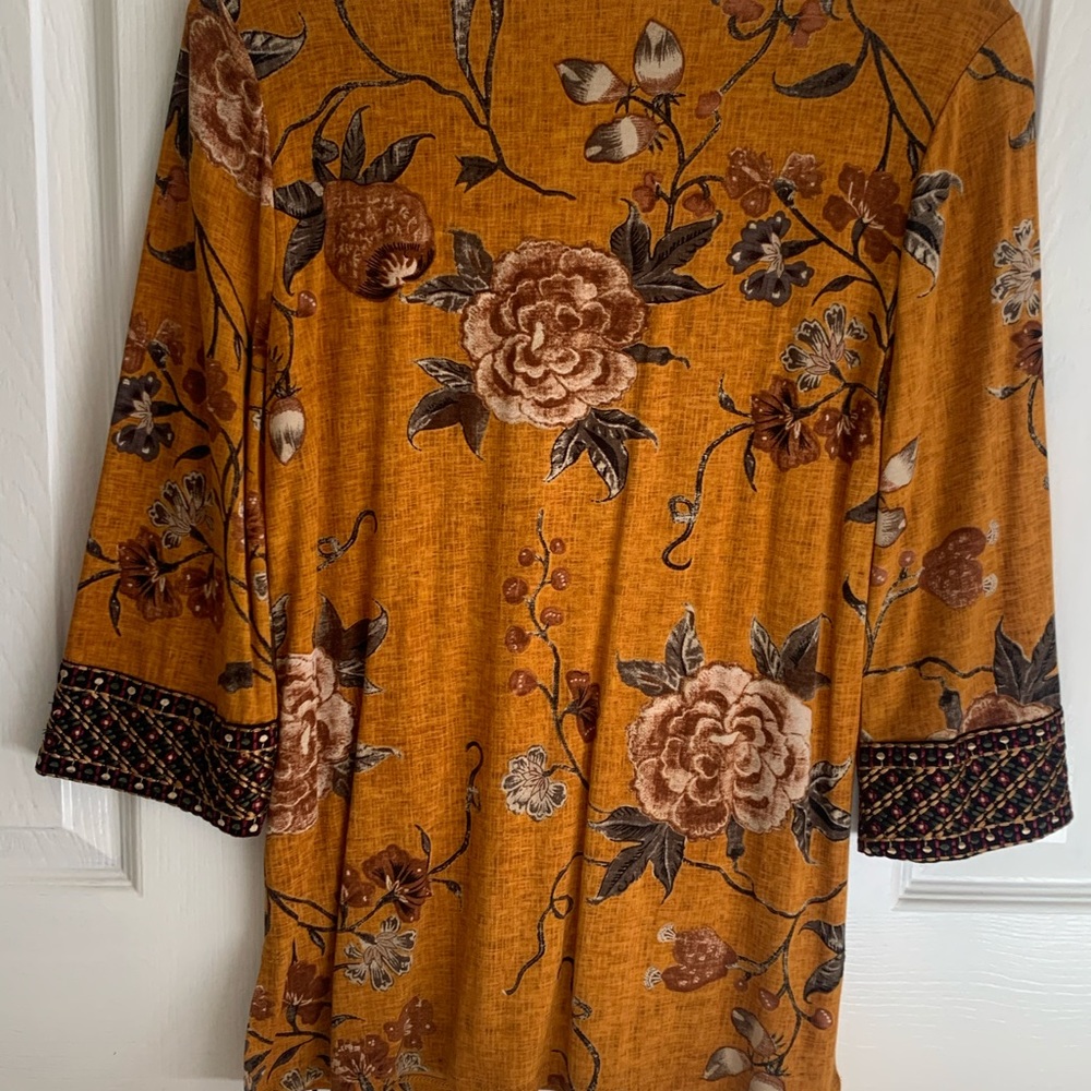 Beautiful tunic - Picture 2 of 3